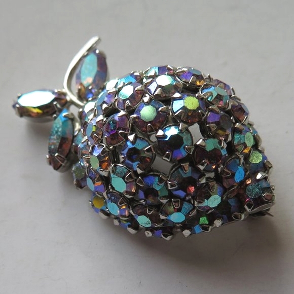 Large Iridescent Rhinestone STRAWBERRY Brooch - Picture 4 of 12